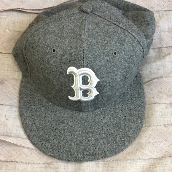 New Era Boston Red Sox Fitted Baseball Cap - Picture 2 of 3